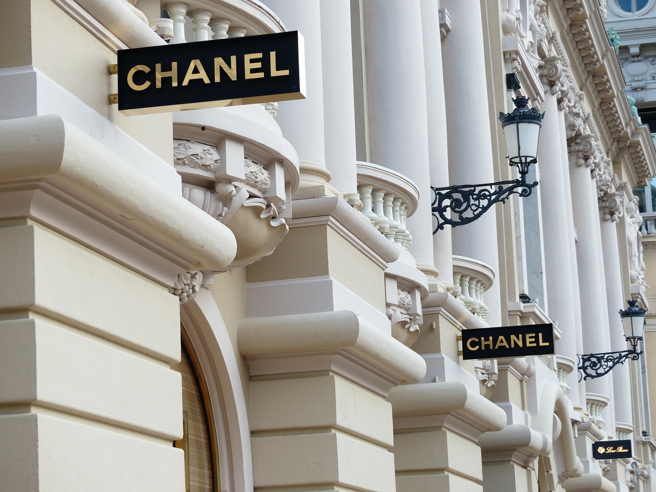 load line, monaco, shopping